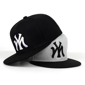 нова бейзболна шапка с бродерия 