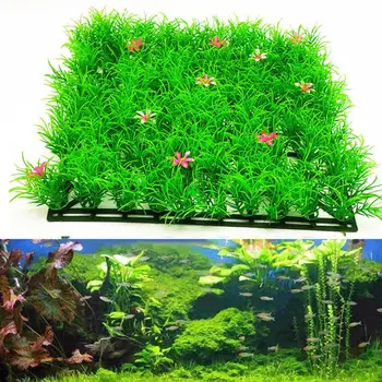 Аквариумный аквариум със зелени изкуствени водни растения, реалистичен украшение от билки и тревата